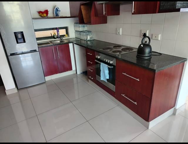 2 BEDROOM FLAT FOR SALE IN ESSENWOOD